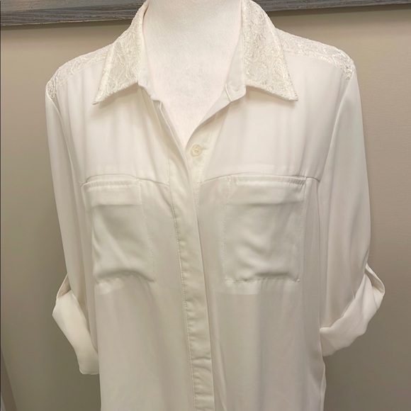 White 3/4 Sleeve Notched Collar Lace Women's Blouse Sequins & Hearts - Picture 2 of 15